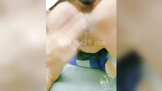 表姐端庄的旗袍下没穿内裤反差骚真的受不了