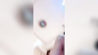 正宗网红脸花花女神妩媚妖娆全裸热舞自慰