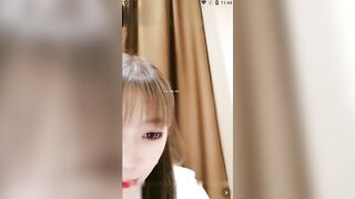 小姐姐十九岁发育特别好皮肤白嫩咪咪圆而挺啪啪