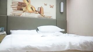 利哥探花网约外围女酒店偷拍啪啪高潮不断淫水多多
