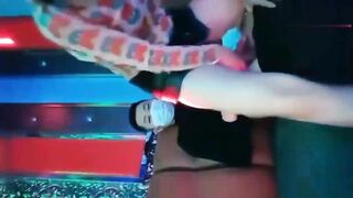 KTV大战皮短裙骚骚妹撩起裙子自摸深喉