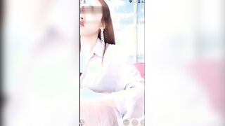 大三学妹吞精校花被两个男的干看的太爽了
