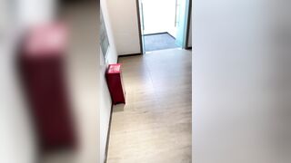 大神潜入办公楼女厕全景偷拍多位漂亮的美女同事各种美鲍完美呈现