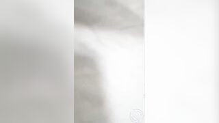 《兄妹乱伦》哥哥强上自己还在上学的亲妹妹