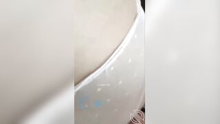 《兄妹乱伦》哥哥强上自己还在上学的亲妹妹